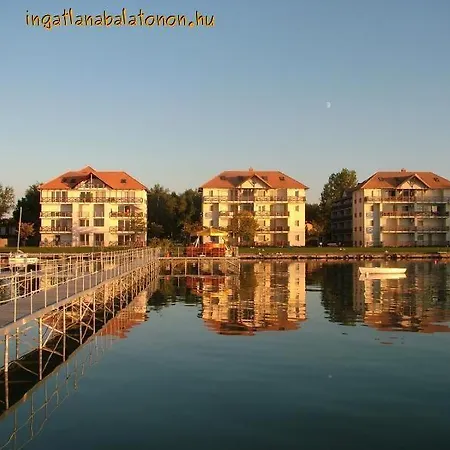 445- Szoba Balatonoszodon *